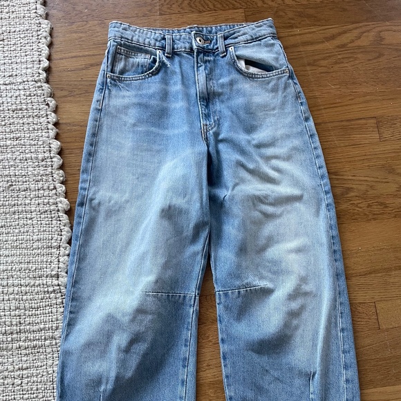 Zara Barrel Jeans sz 2 - Picture 1 of 5